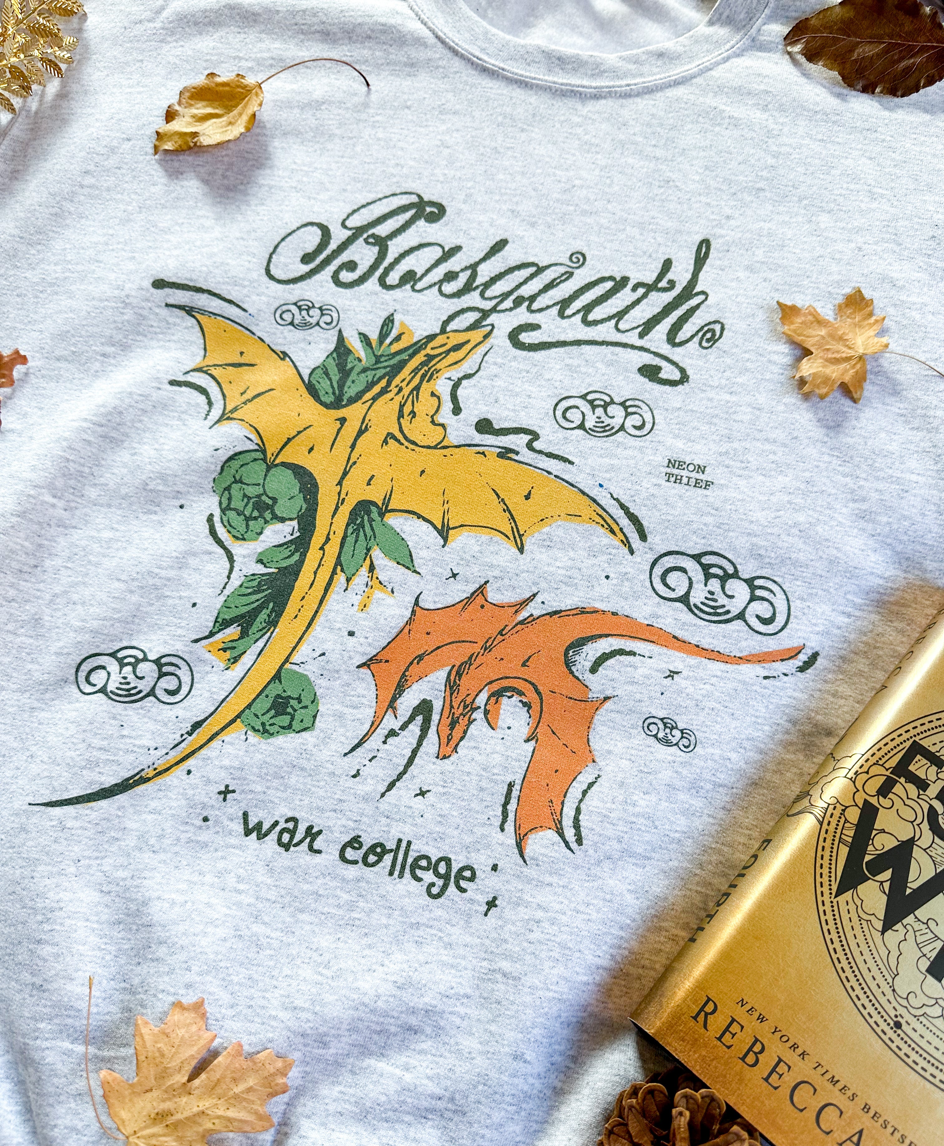 大人上品なおすすめコーデ Crewneck Dragon – Thief Neon ジャケット・アウター